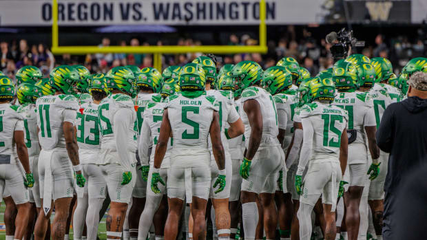 Team Huddle Pac-12 TItle Cropped